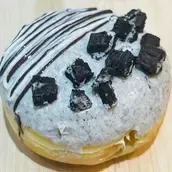 Donux Cafe | Oreo Cheese cake